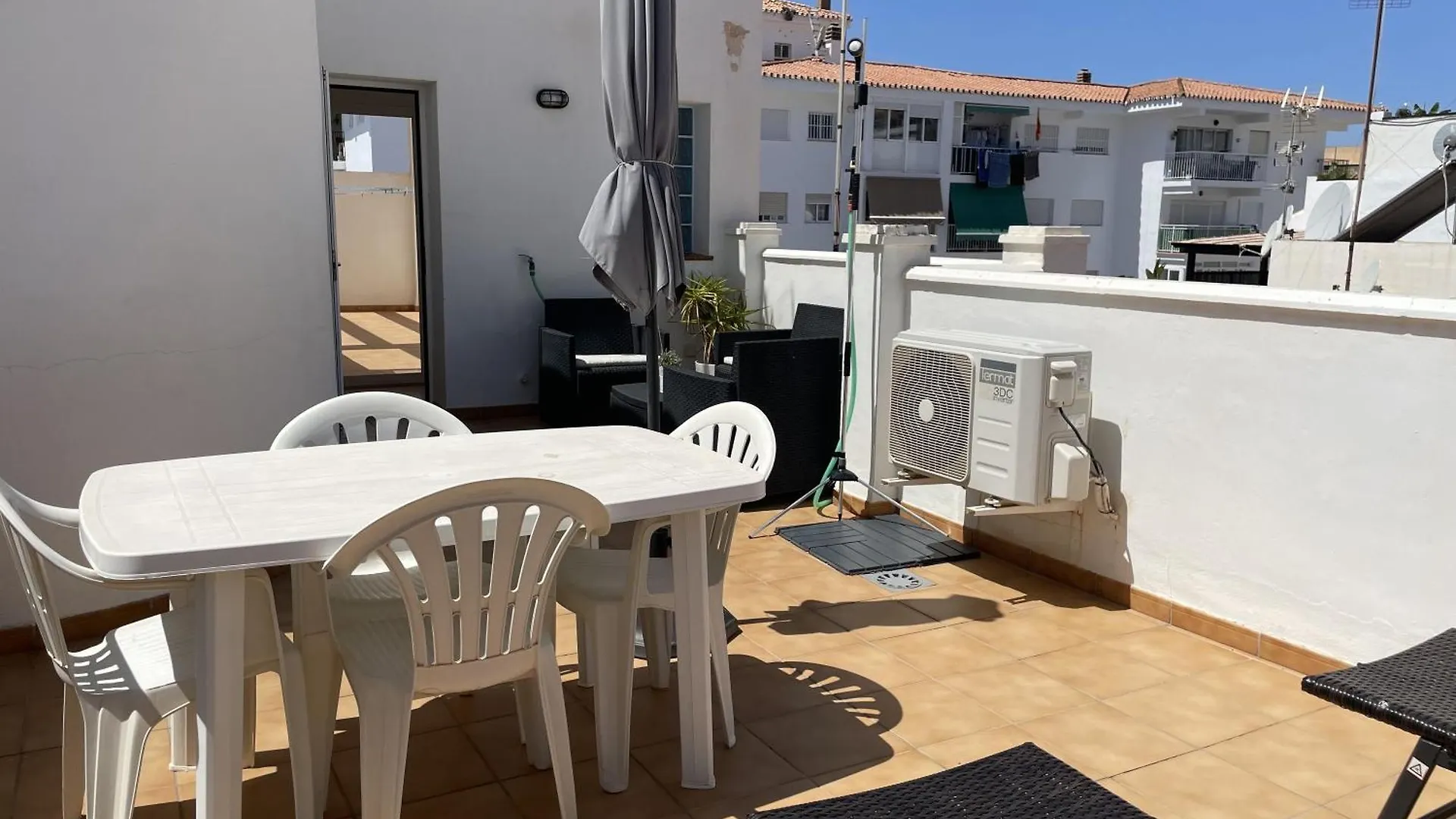 Apartamento B Y G Nerja Apartment