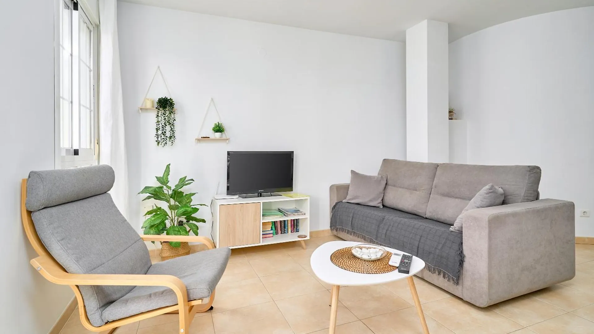Apartamento B Y G Nerja 0*,  Spain