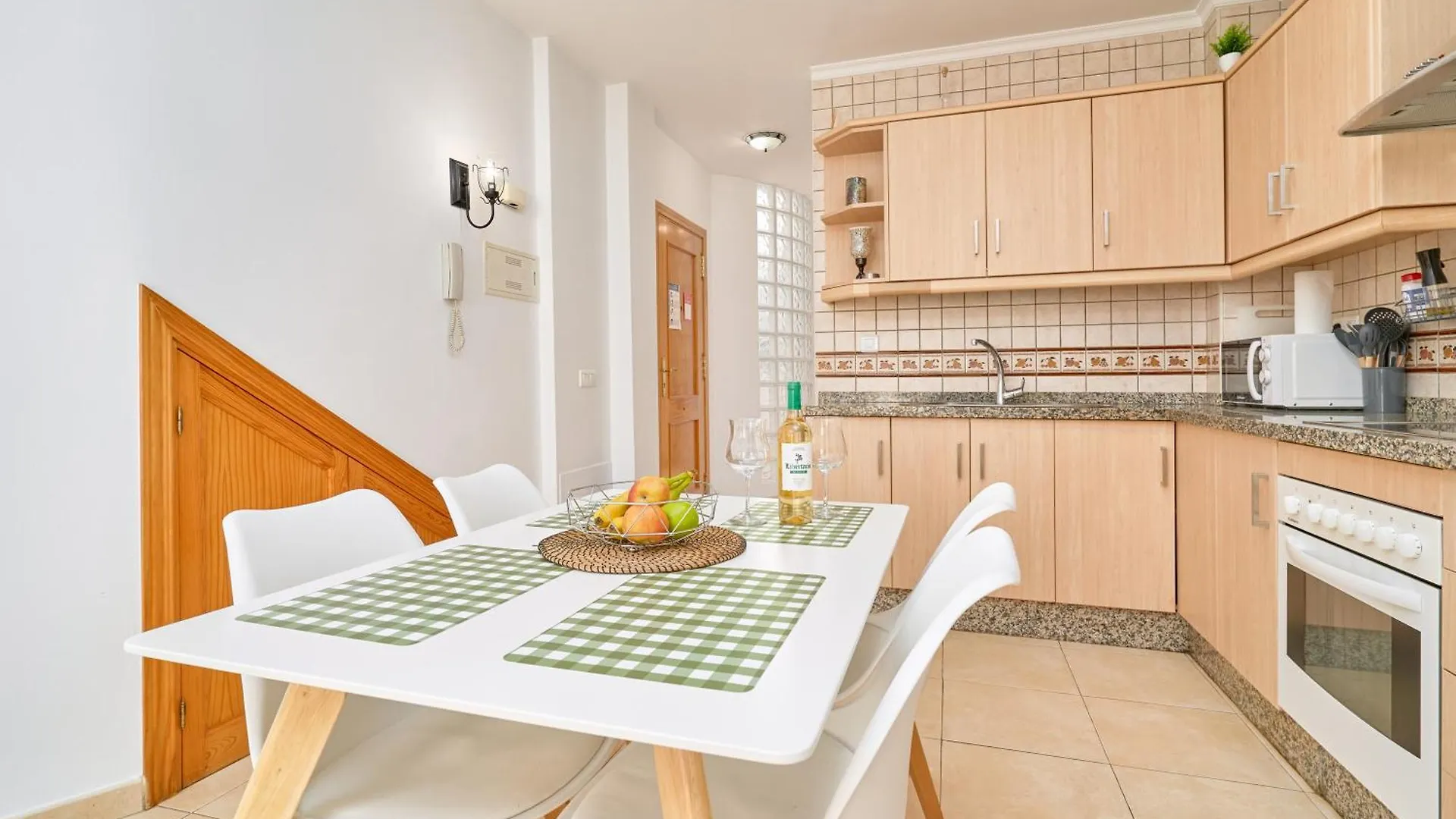 Apartamento B Y G Nerja Apartment