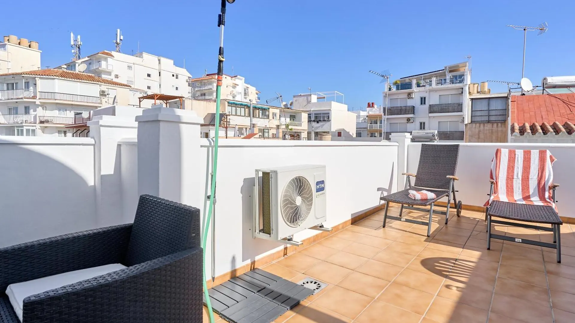 Apartamento B Y G Nerja Apartment