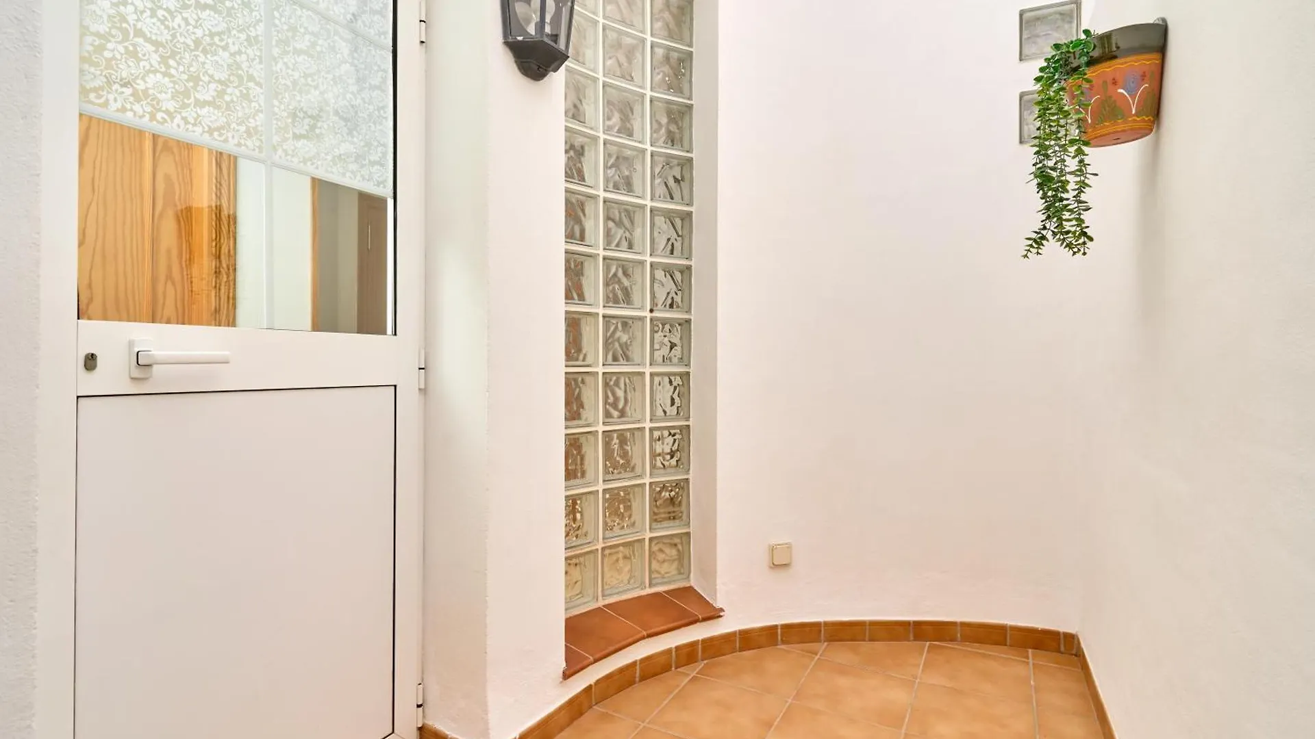 Apartamento B Y G Nerja Apartment