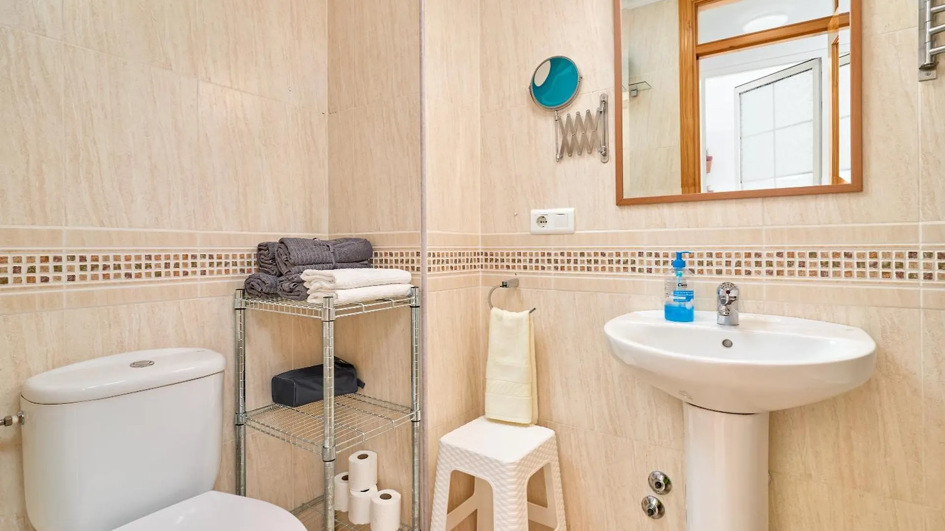 Apartamento B Y G Nerja Apartment